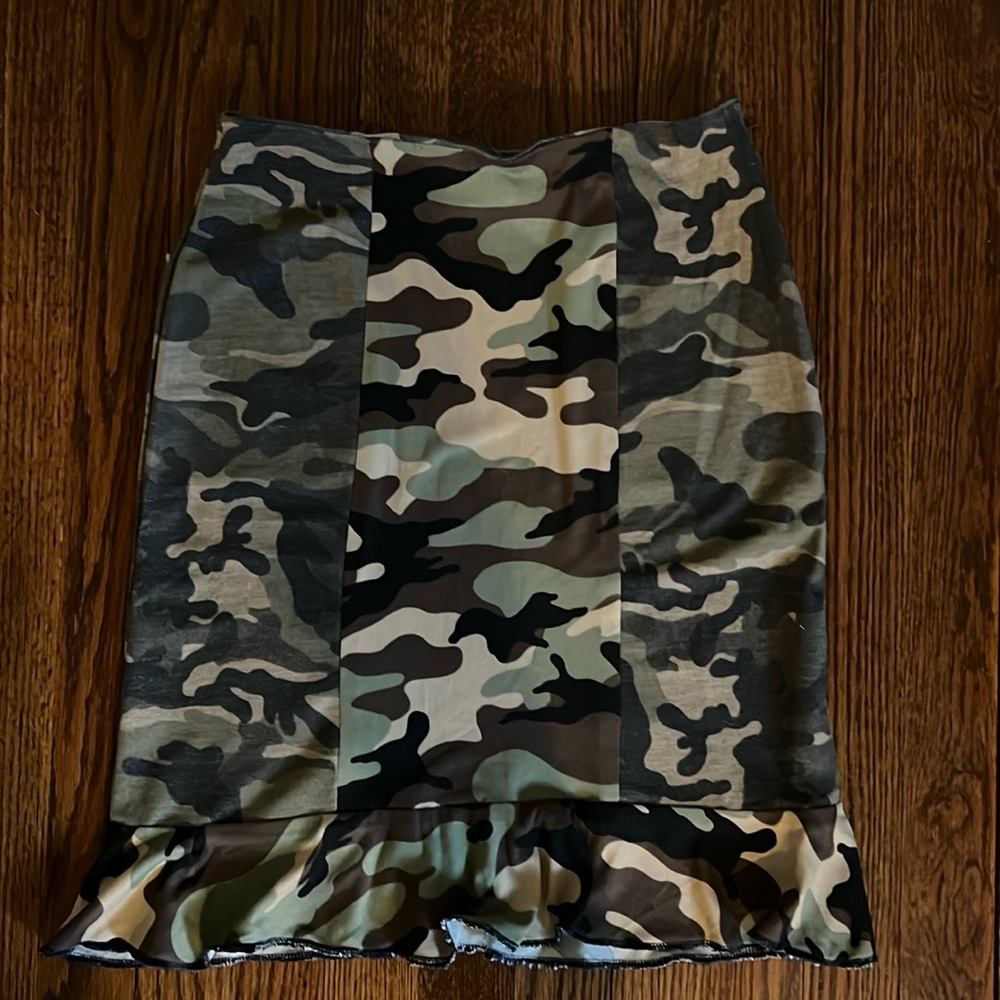 Camouflage Skirt Size Small